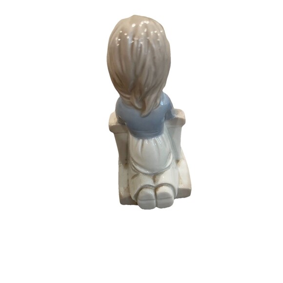 Vintage Roman Brand Porcelain Girl Praying at Altar Figurine Blue/Ivory 4" Tall - Picture 4 of 6